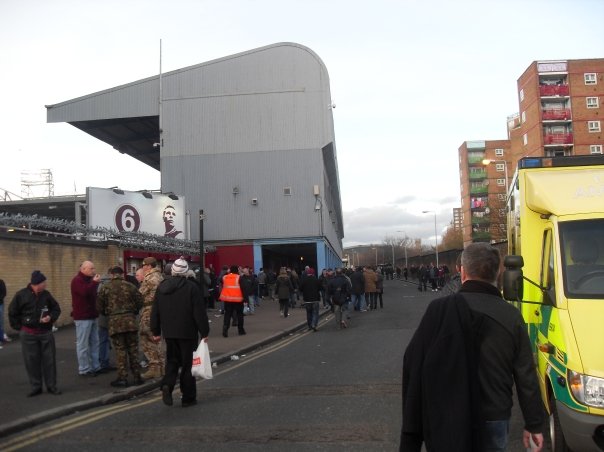 West ham away 2009.jpg
