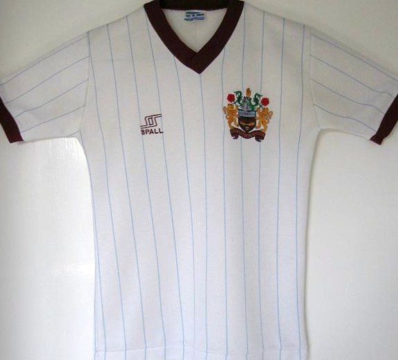 burnley-away-football-shirt-1982-1983-s_22254_1.jpg