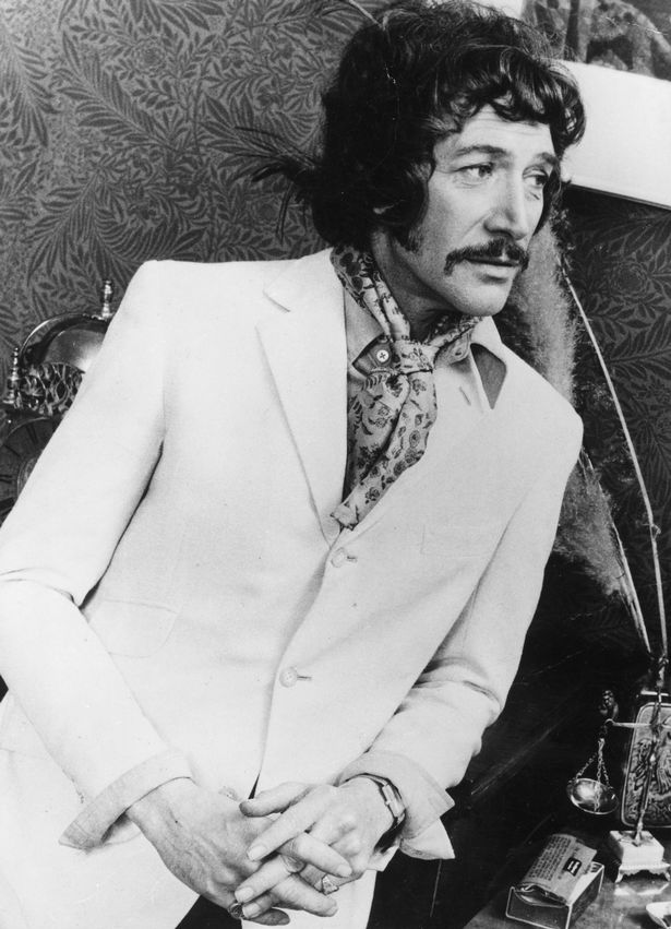 1101401_Peter_Wyngarde_1_b1c3e56c888b2e66061bab186f896594.jpeg