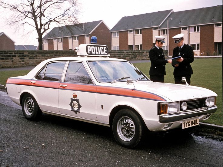 f8150509bdbf3ec42f2f77eb51a083ee--ford-granada-police-vehicles.jpg