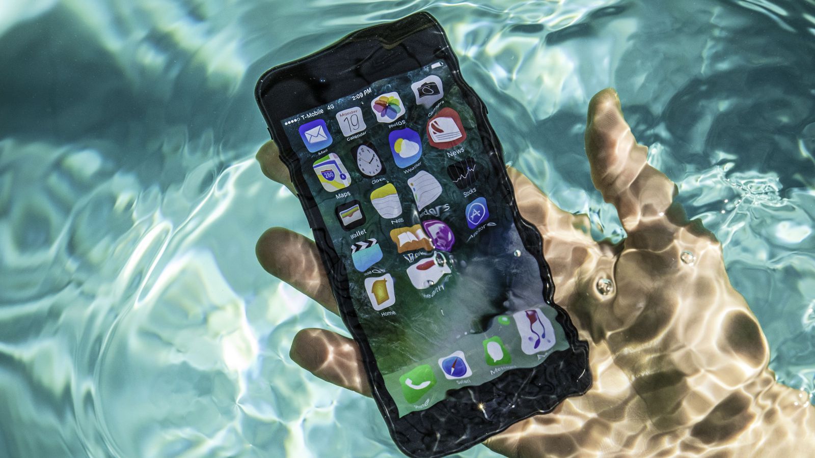 Rebekah Vardy phone found washed up at Skegness.jpg