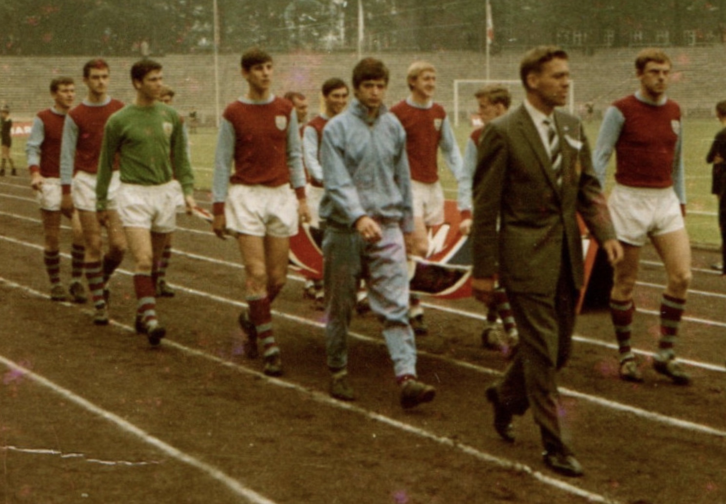 1963 reserves in Germany.jpg