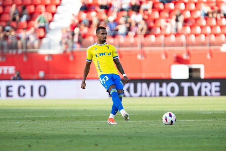 burnley-snags-brazilian-defender-in-2.5-million-deal-header-image-768x512.jpg