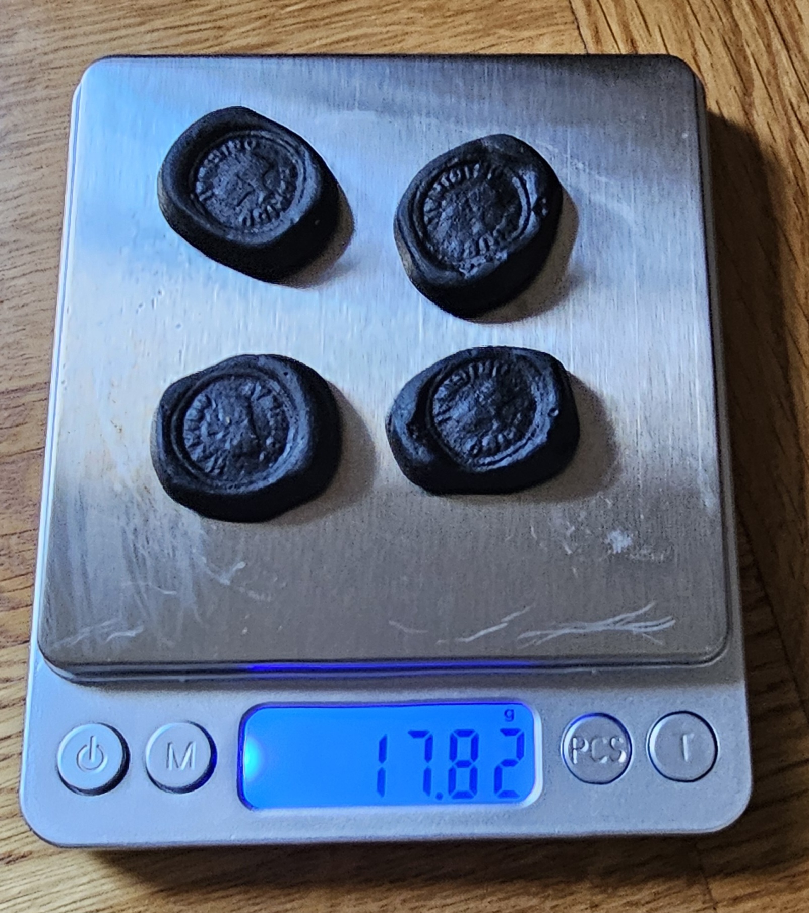 4 pomfret cakes weight.jpg