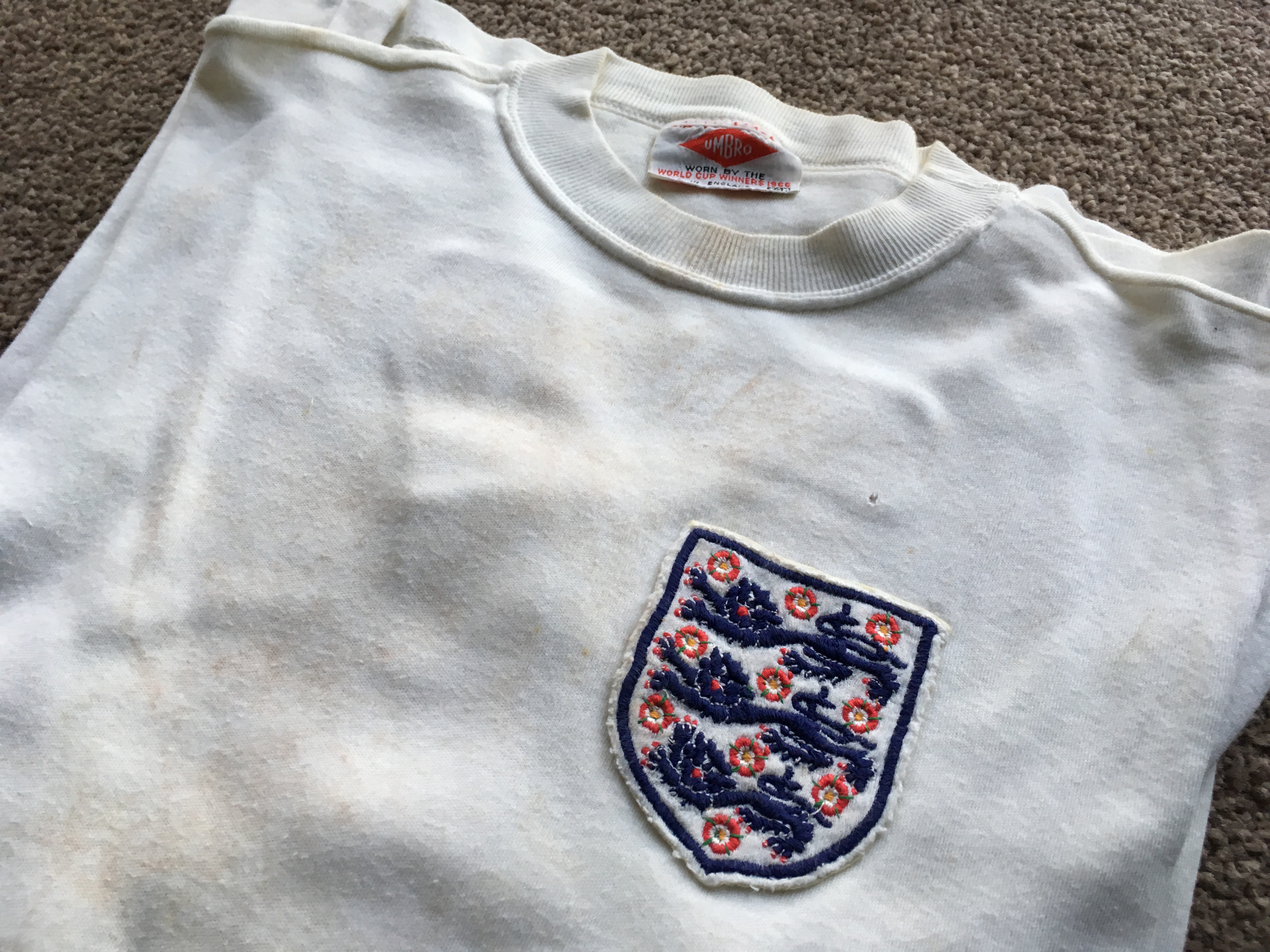 Ralph Coates 1970 eng shirt. Needs a good wash:))